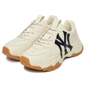 NWT MLB Korea Big Ball Chunky New York Yankee Sneaker